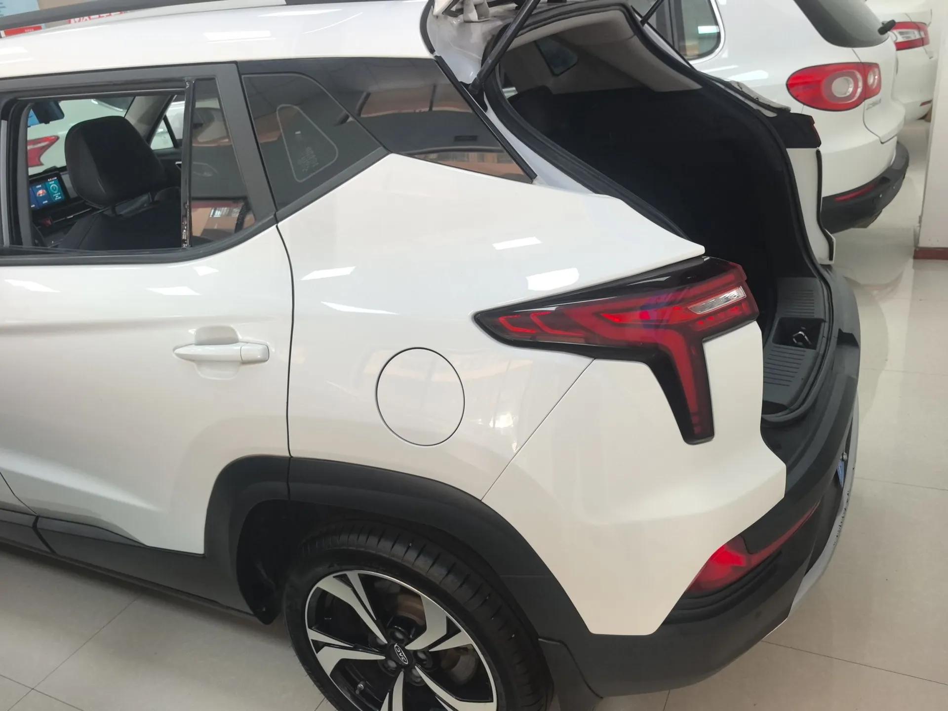 JAC Group X4 2020 1.5T CVT Elite Model — миниатюра 4