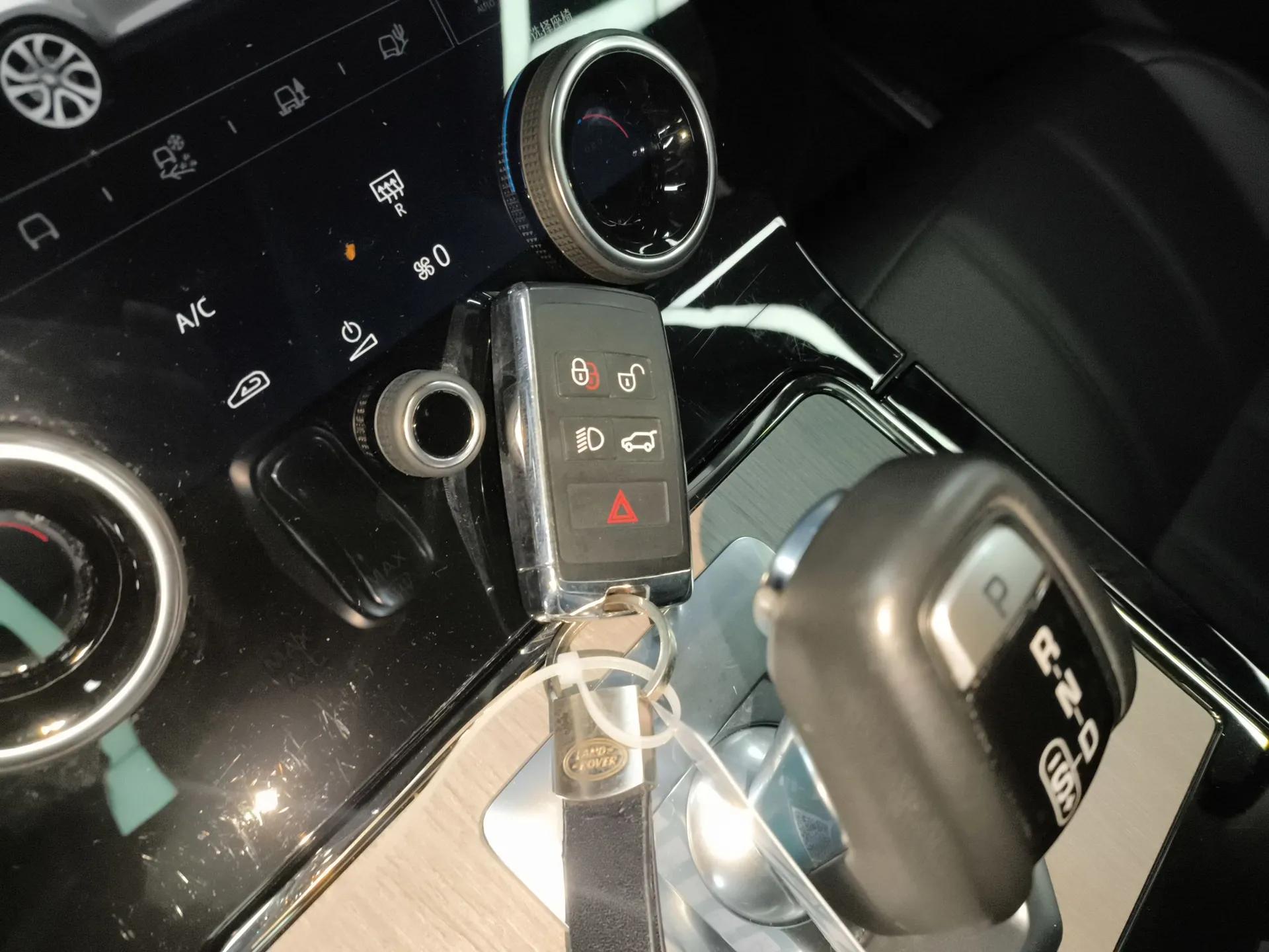 Land Rover Range Evoque New Energy 2021 Aurora L P300e Luxury Edition — миниатюра 19