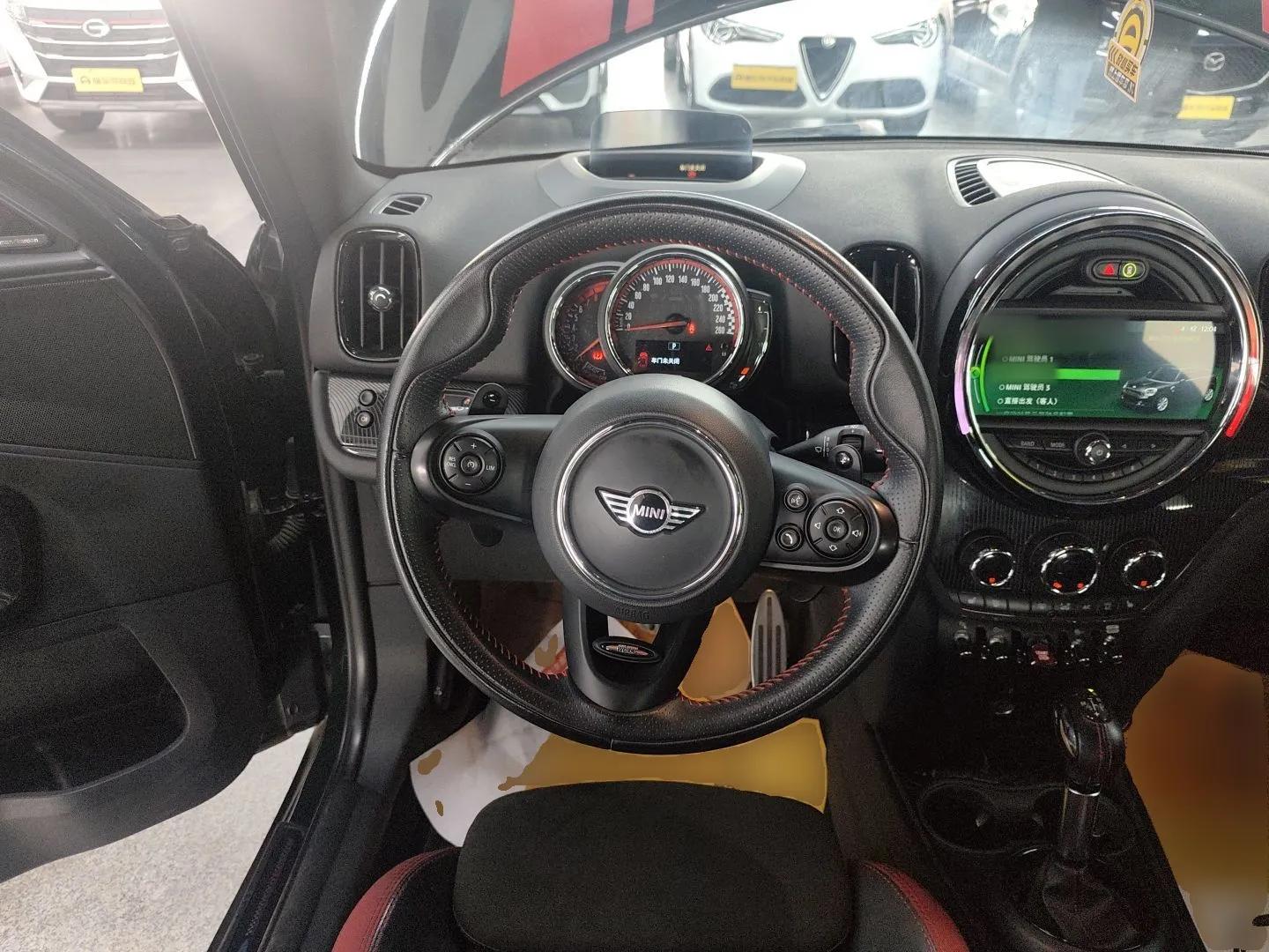 MINI JCM COUNTRYMAN 2018 2.0T JOHN COOPER WORKS ALL-IN — миниатюра 13