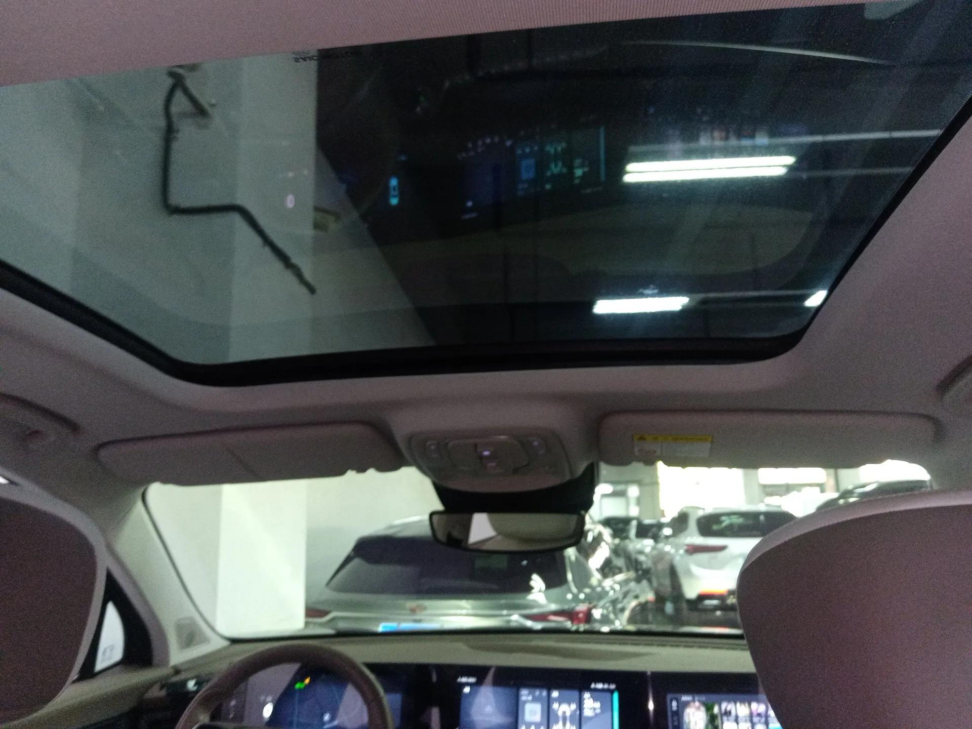 Roewe RX9 2023 2.0T Two-Wheel Drive Enjoyment Version — миниатюра 21