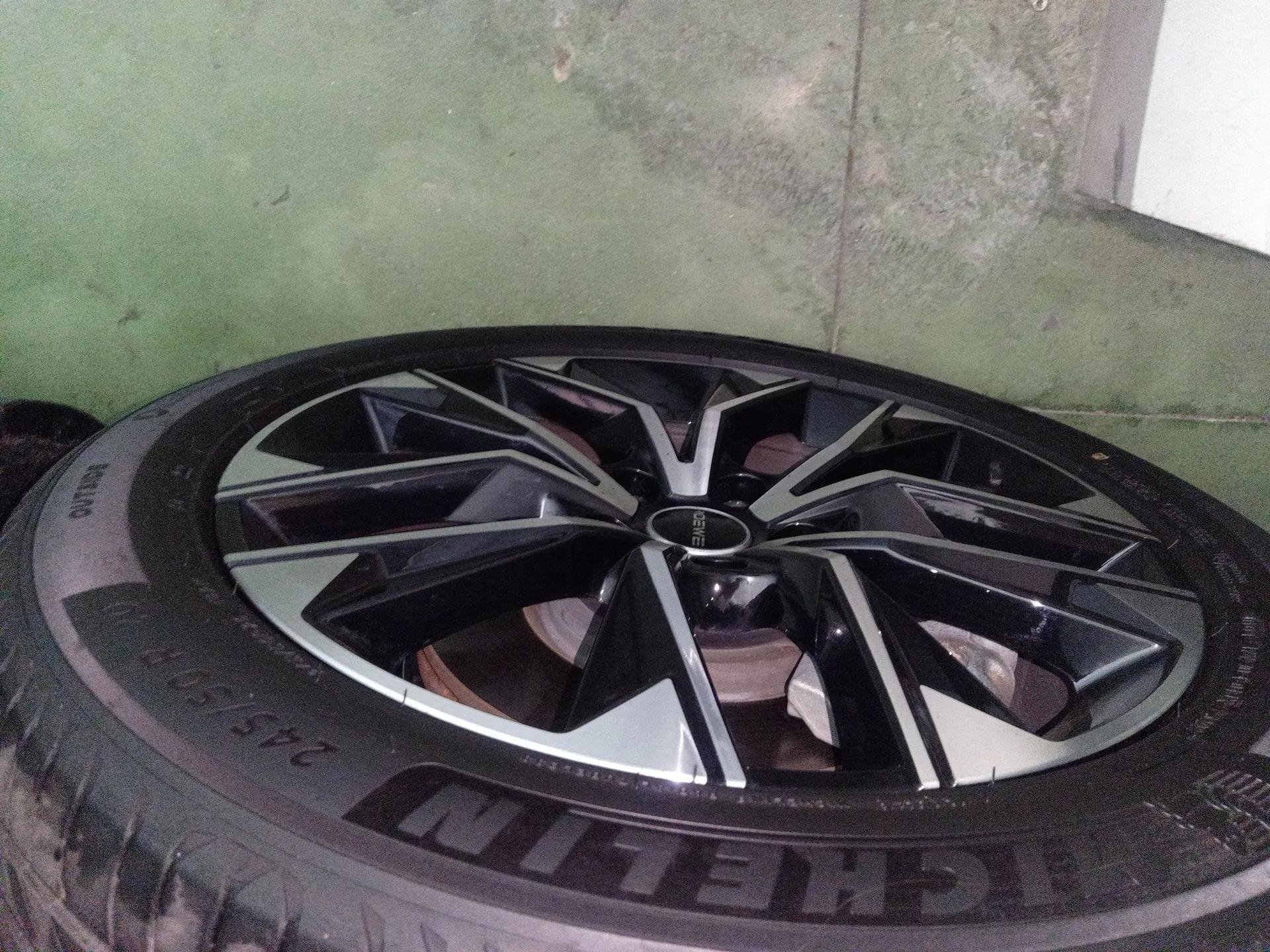 Roewe RX9 2023 2.0T Two-Wheel Drive Enjoyment Version — миниатюра 8