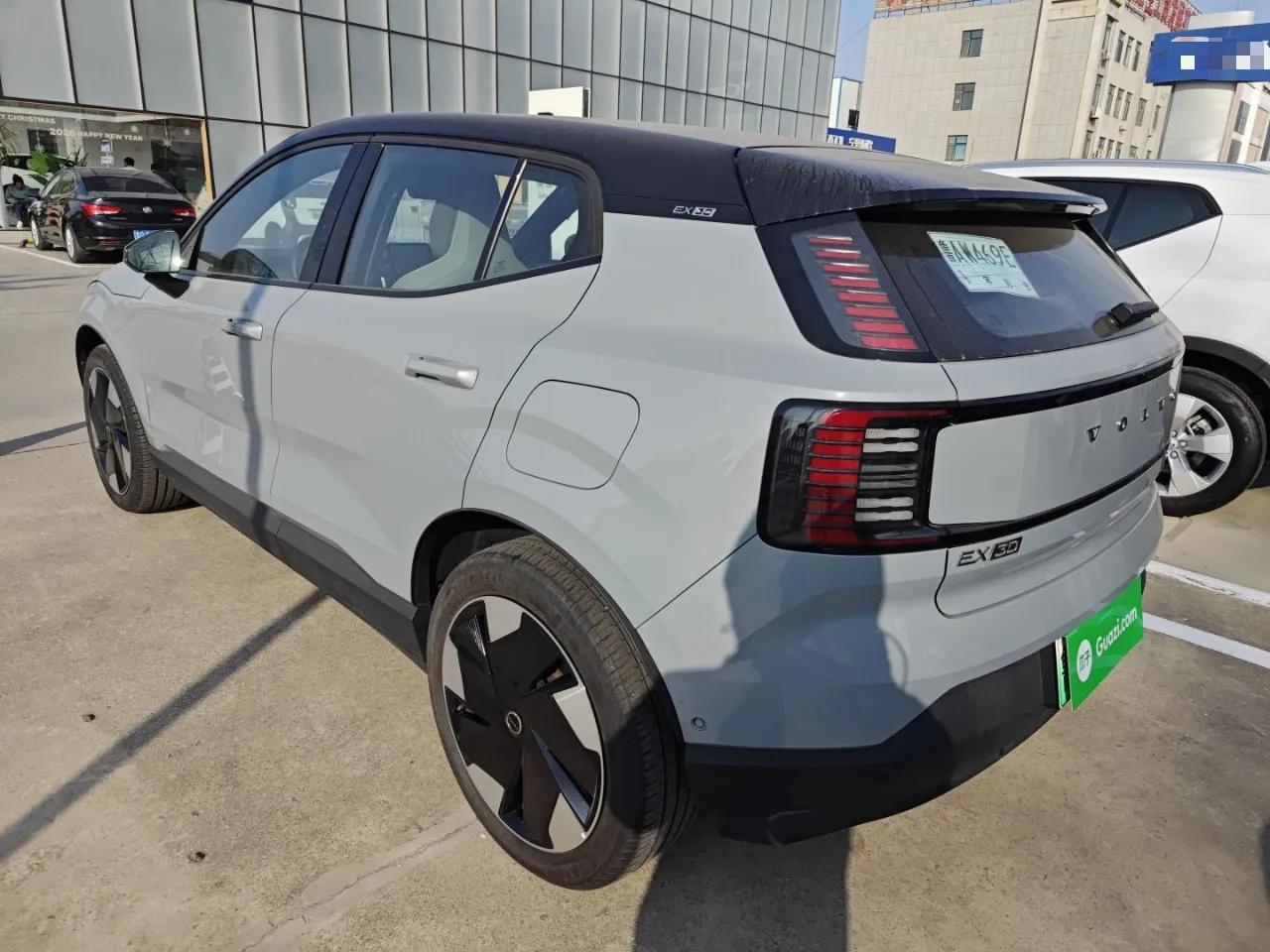 Volvo EX30 2025 Rear-Drive Long-Range Version Ultra — миниатюра 5