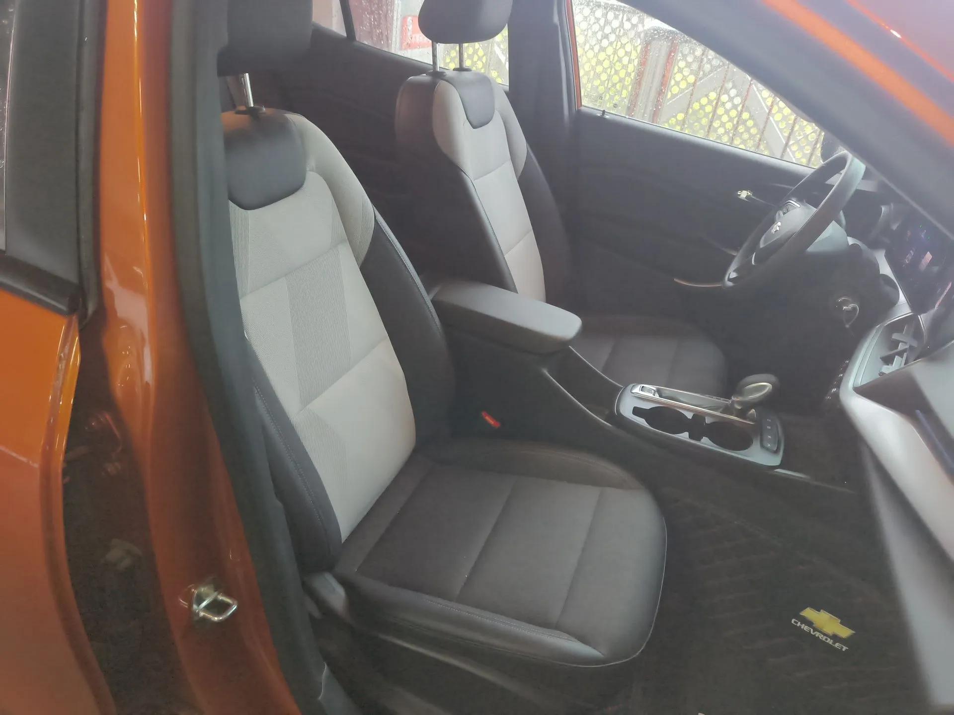 Chevrolet Seeker 2022 1.5T CVT Trend-Setting Edition — миниатюра 23