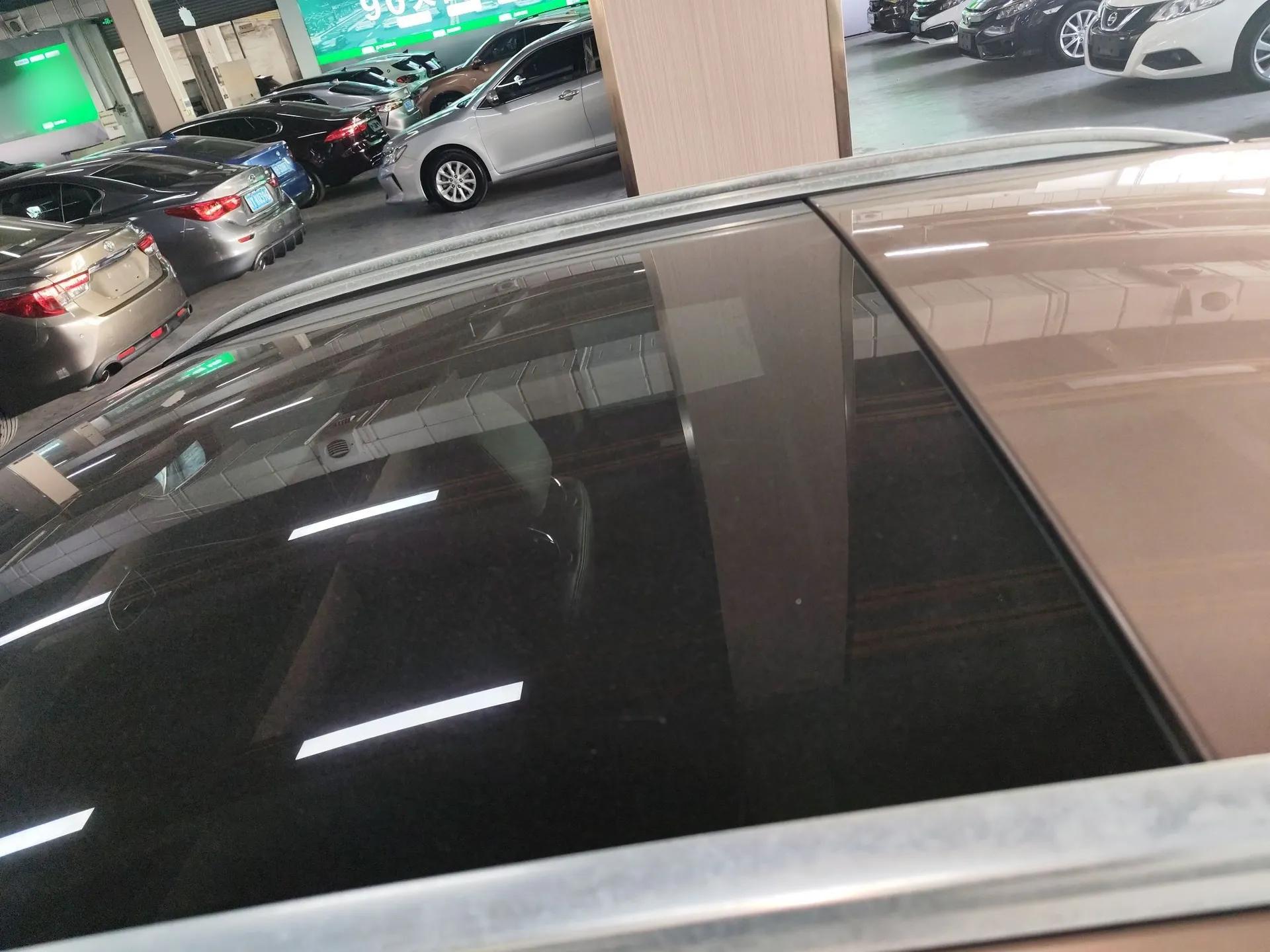 Infiniti QX30 2017 2.0T Four-Wheel Drive Sport Edition — миниатюра 12