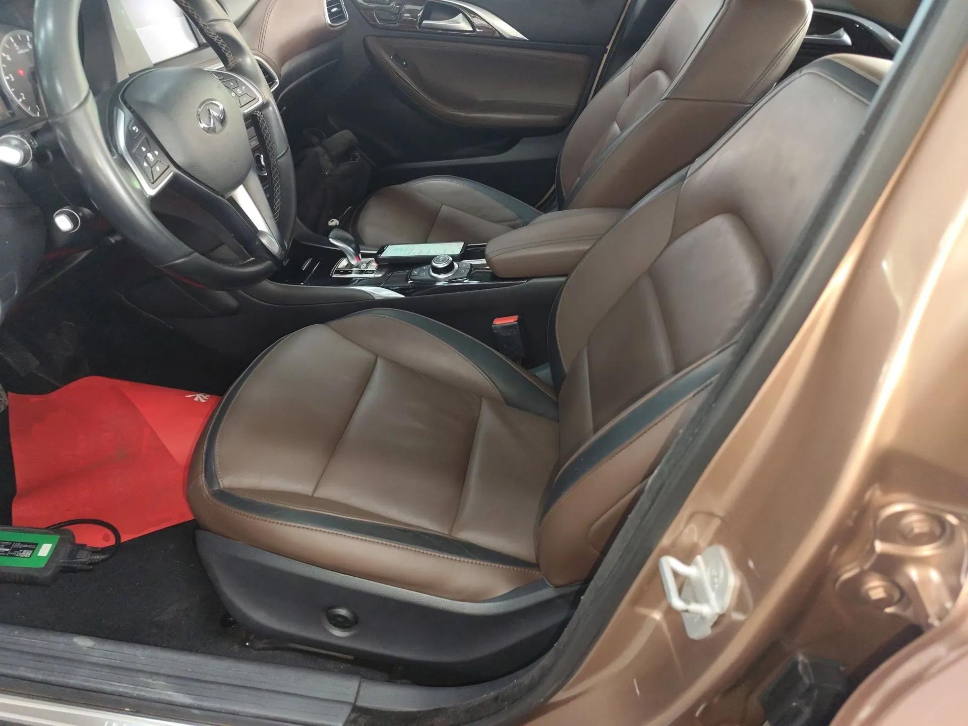 Infiniti QX30 2017 2.0T Four-Wheel Drive Sport Edition — миниатюра 19