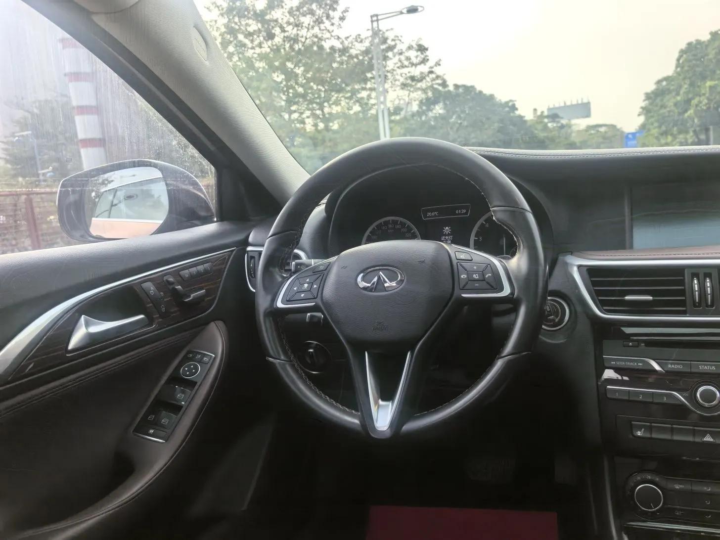 Infiniti QX30 2017 2.0T Four-Wheel Drive Sport Edition — миниатюра 25