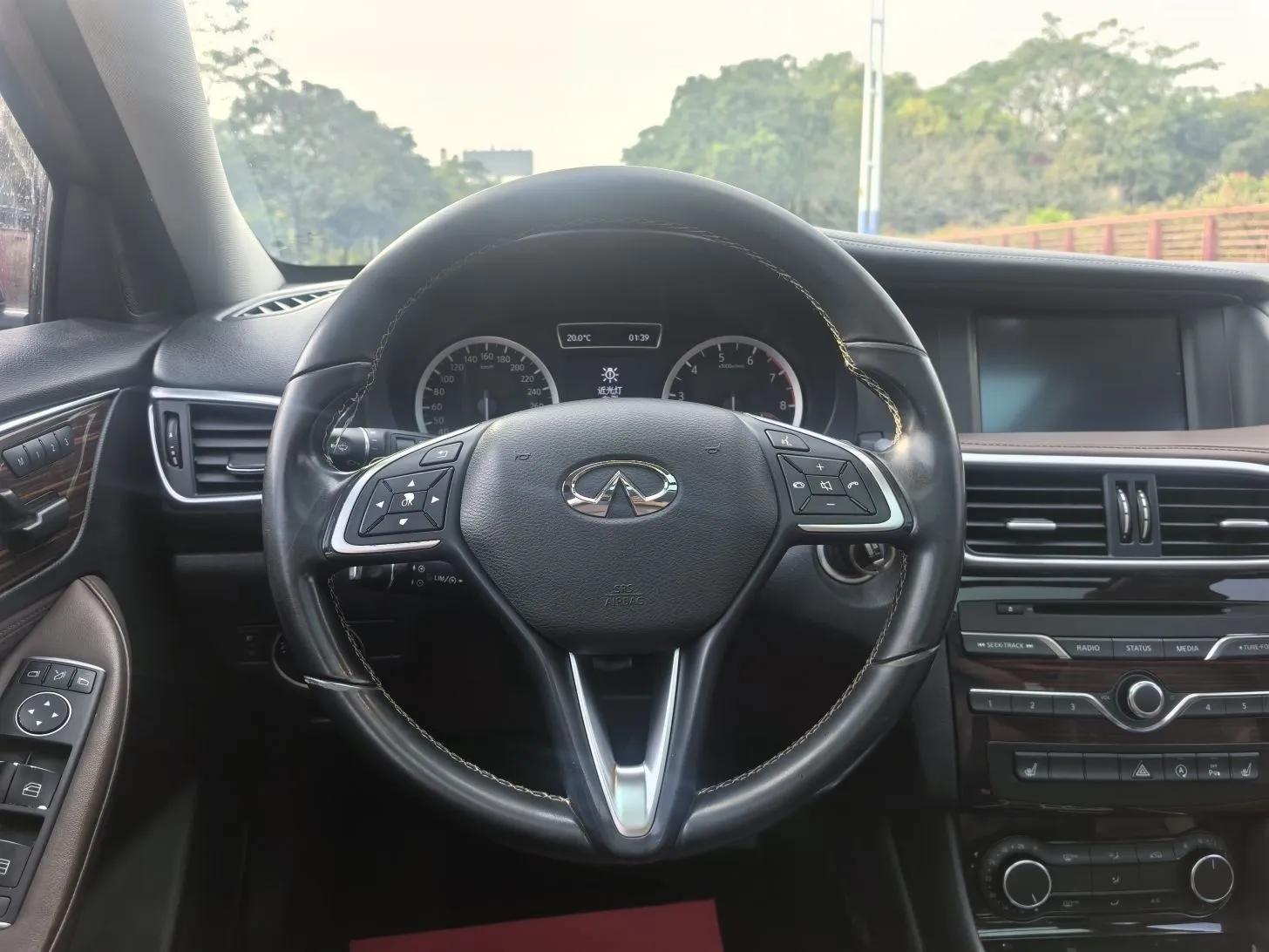 Infiniti QX30 2017 2.0T Four-Wheel Drive Sport Edition — миниатюра 29
