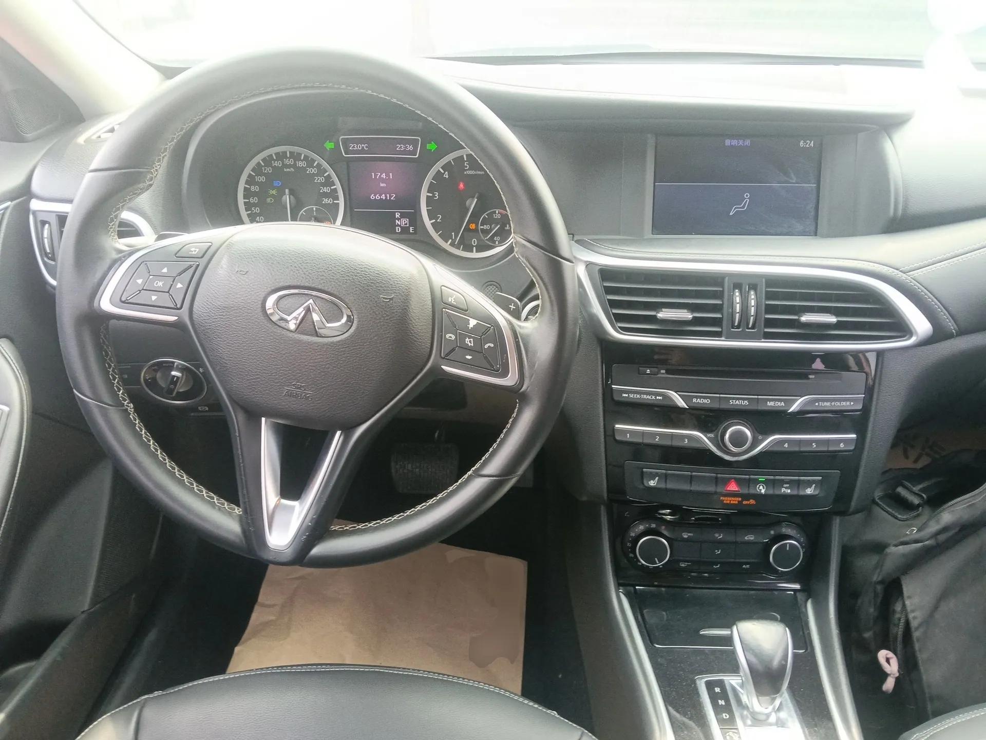 Infiniti QX30 2017 1.6T Two-Wheel Drive Fashion Edition — миниатюра 13