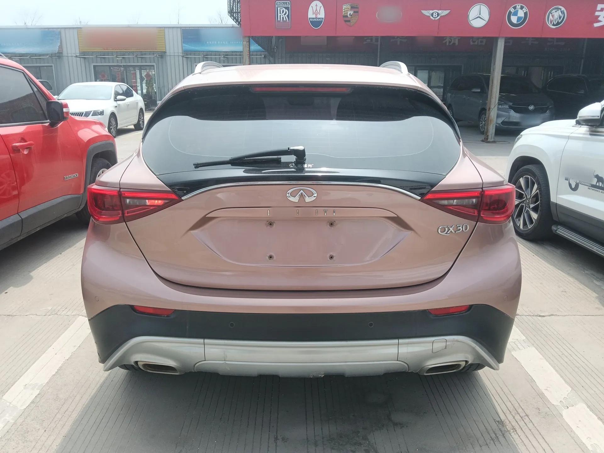 Infiniti QX30 2017 1.6T Two-Wheel Drive Fashion Edition — миниатюра 5