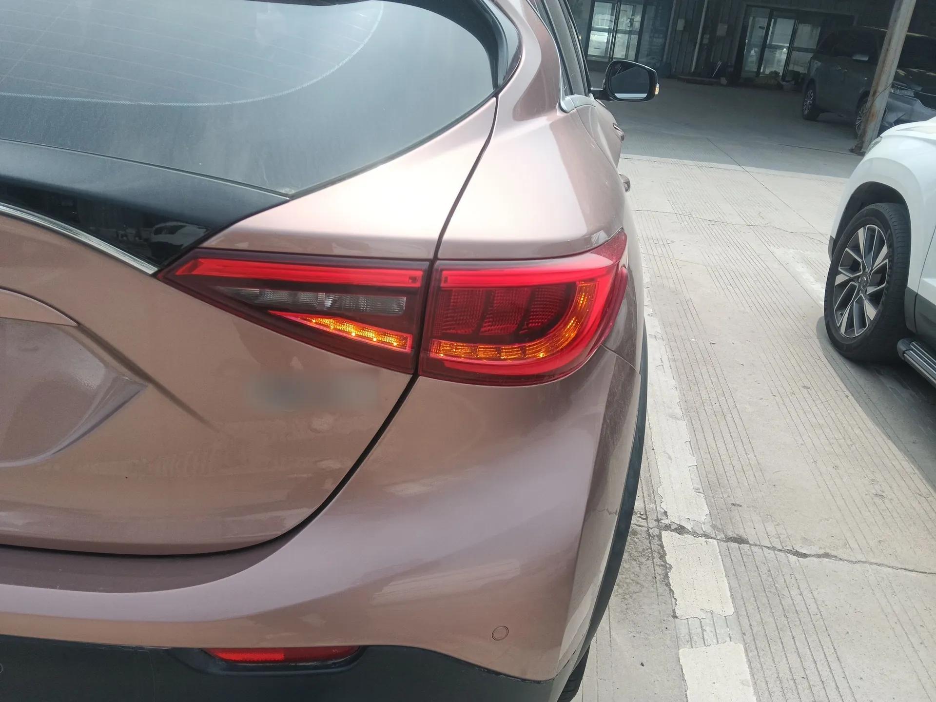 Infiniti QX30 2017 1.6T Two-Wheel Drive Fashion Edition — миниатюра 7