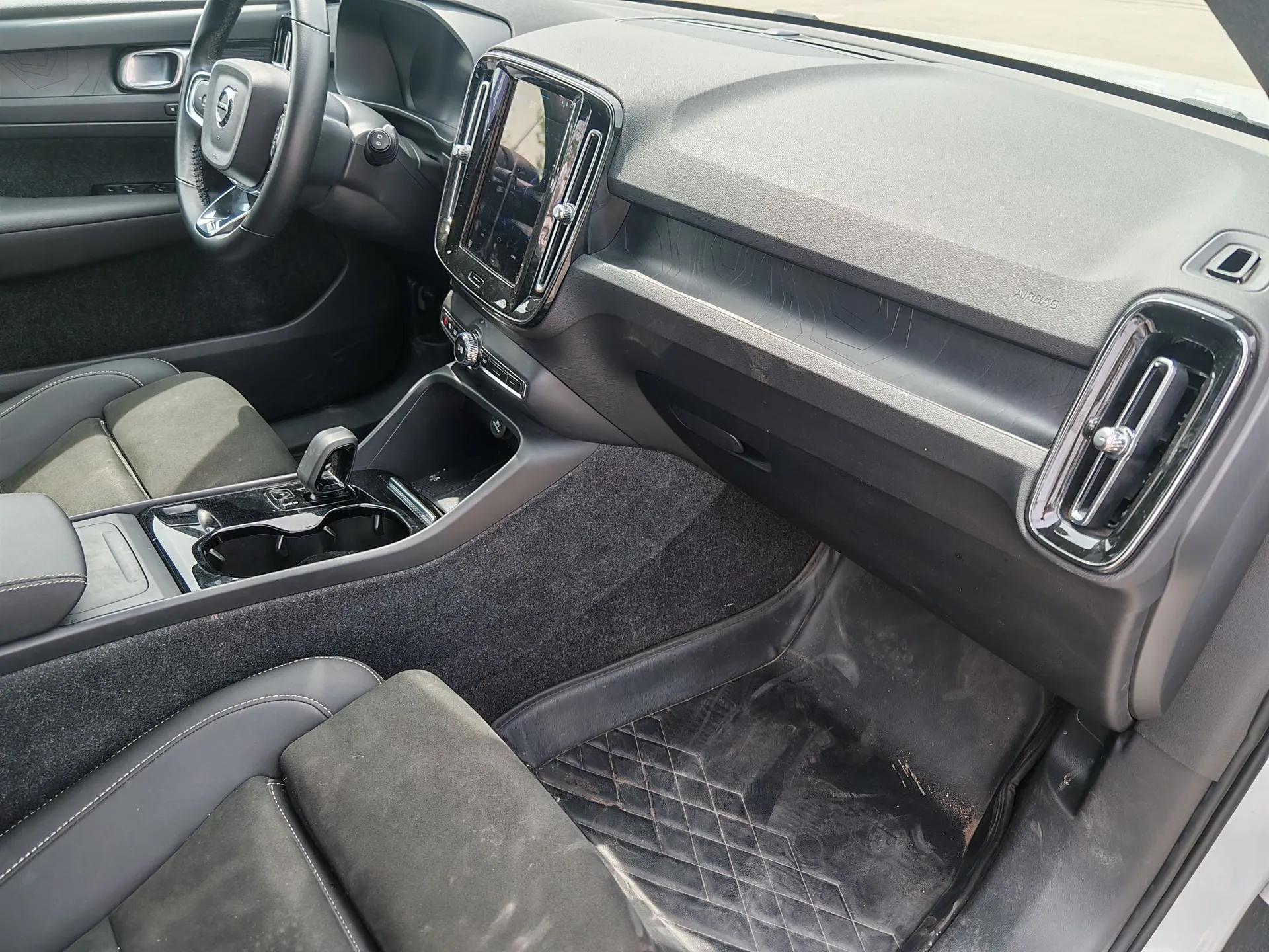 Volvo XC40 New Energy 2023 Long-Range Version — миниатюра 24