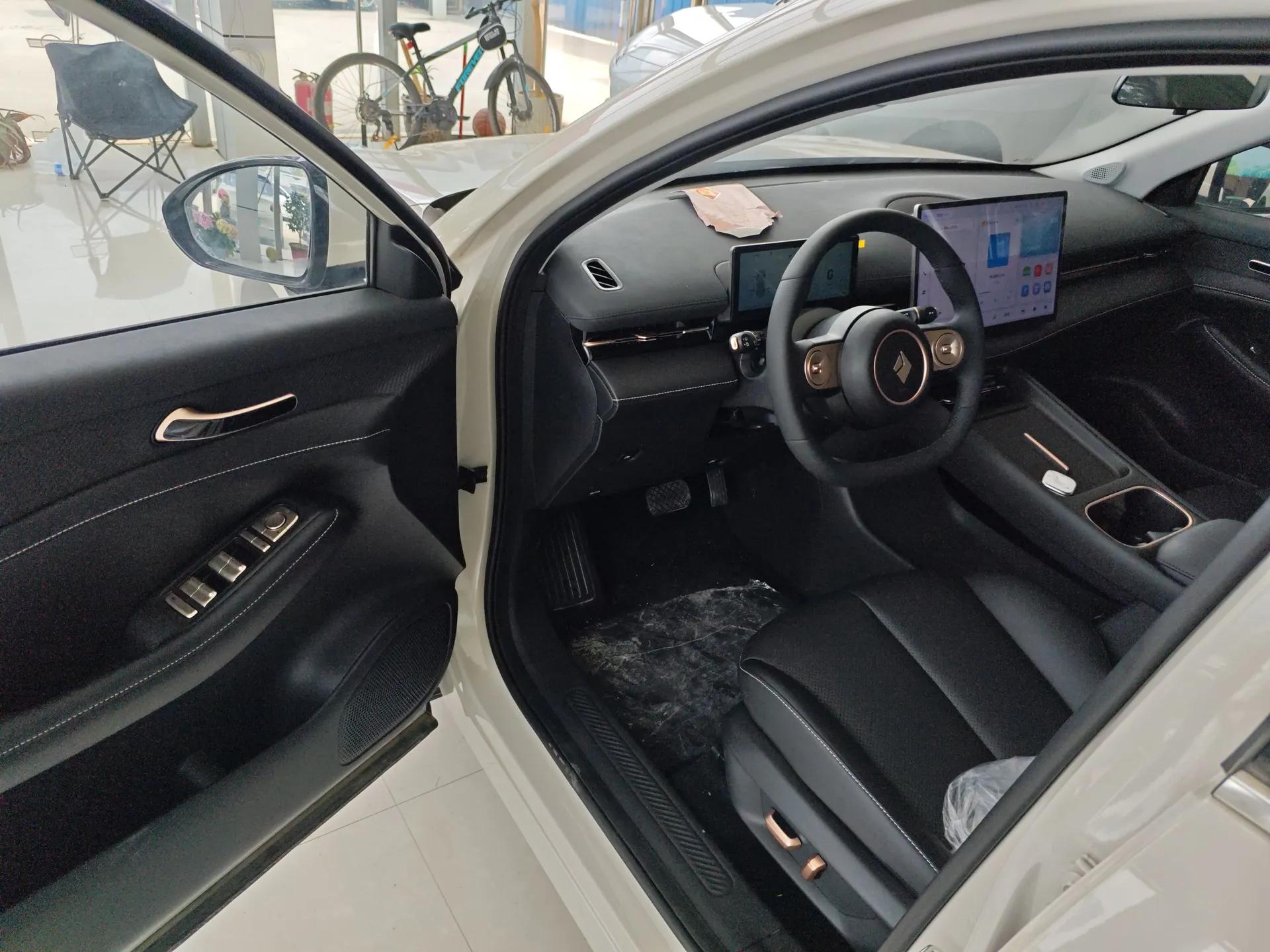 Baojun Yunhai 2024 140km Plug-in Hybrid Version — миниатюра 19