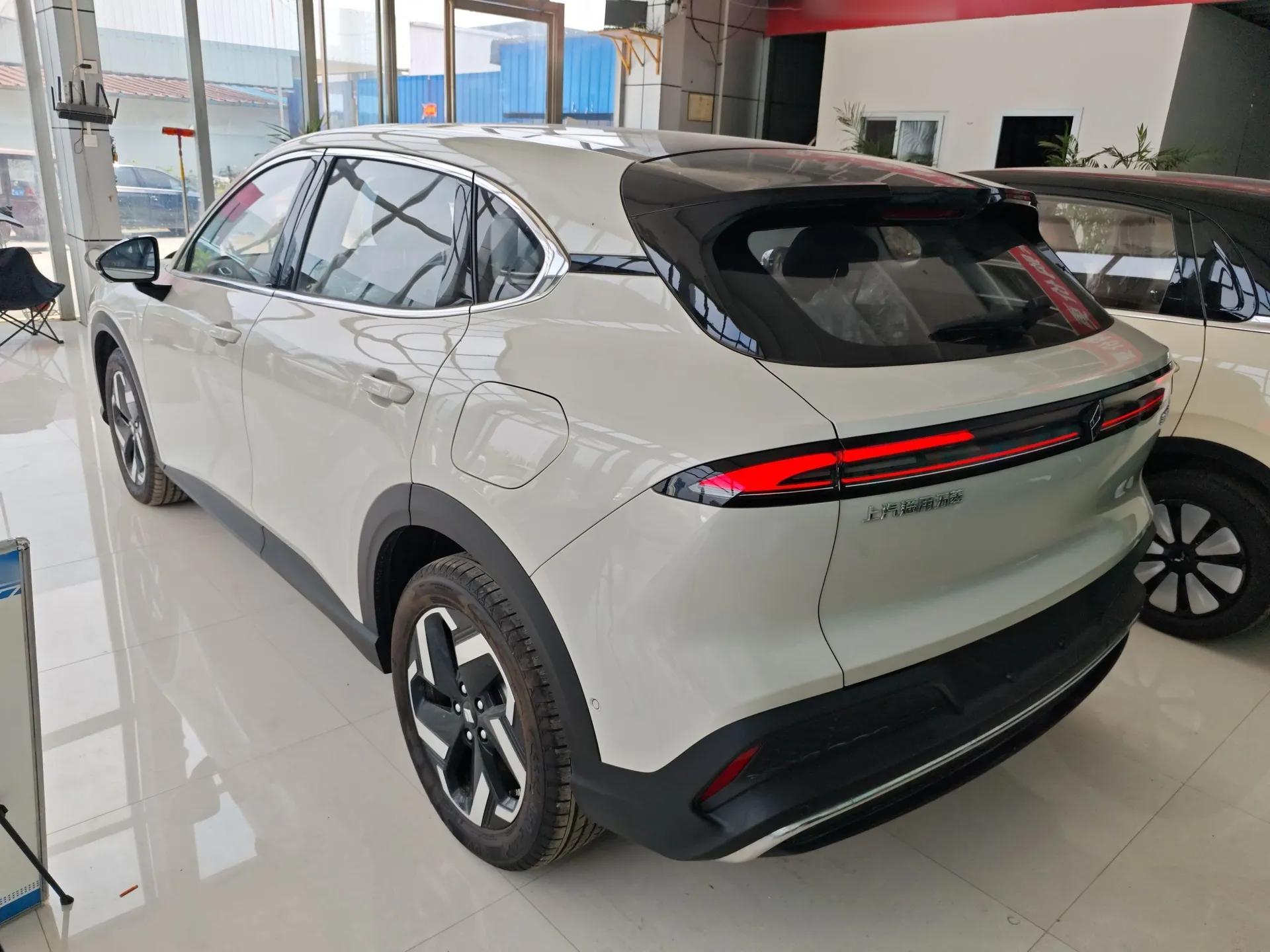 Baojun Yunhai 2024 140km Plug-in Hybrid Version — миниатюра 4