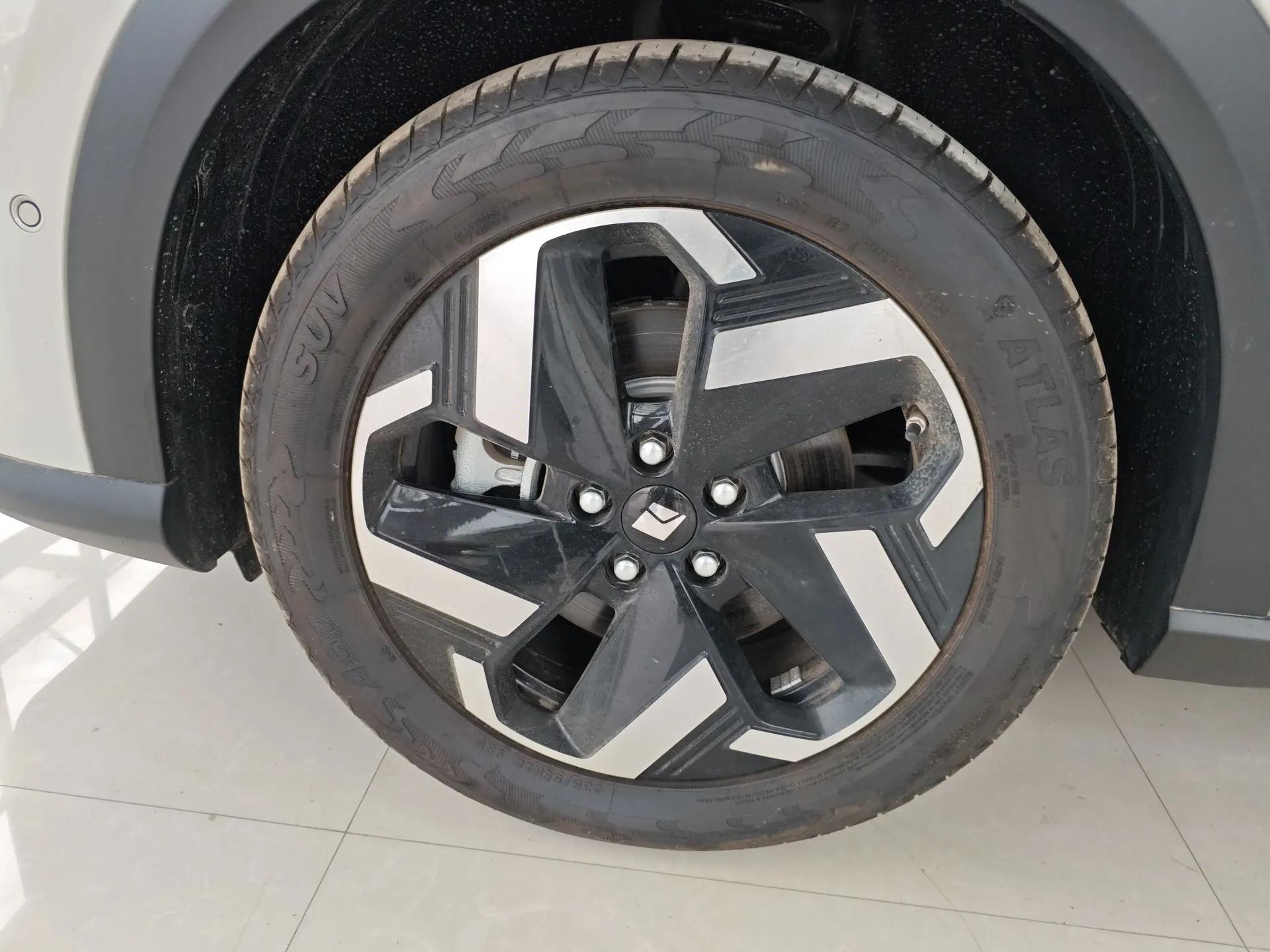Baojun Yunhai 2024 140km Plug-in Hybrid Version — миниатюра 8