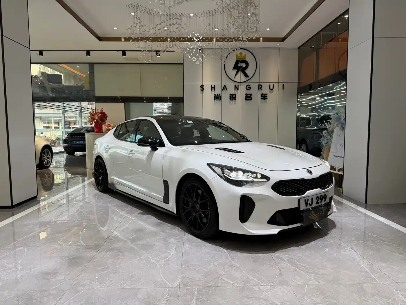 Stinger 2018 3.3T Automatic — миниатюра 3