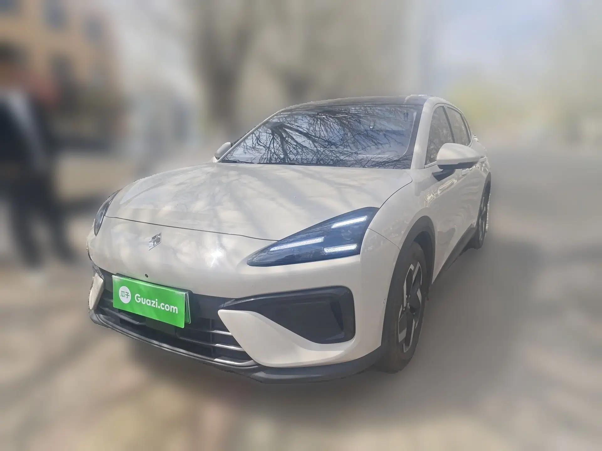 Baojun Yunhai 2024 140km Plug-in Hybrid Version — миниатюра 1