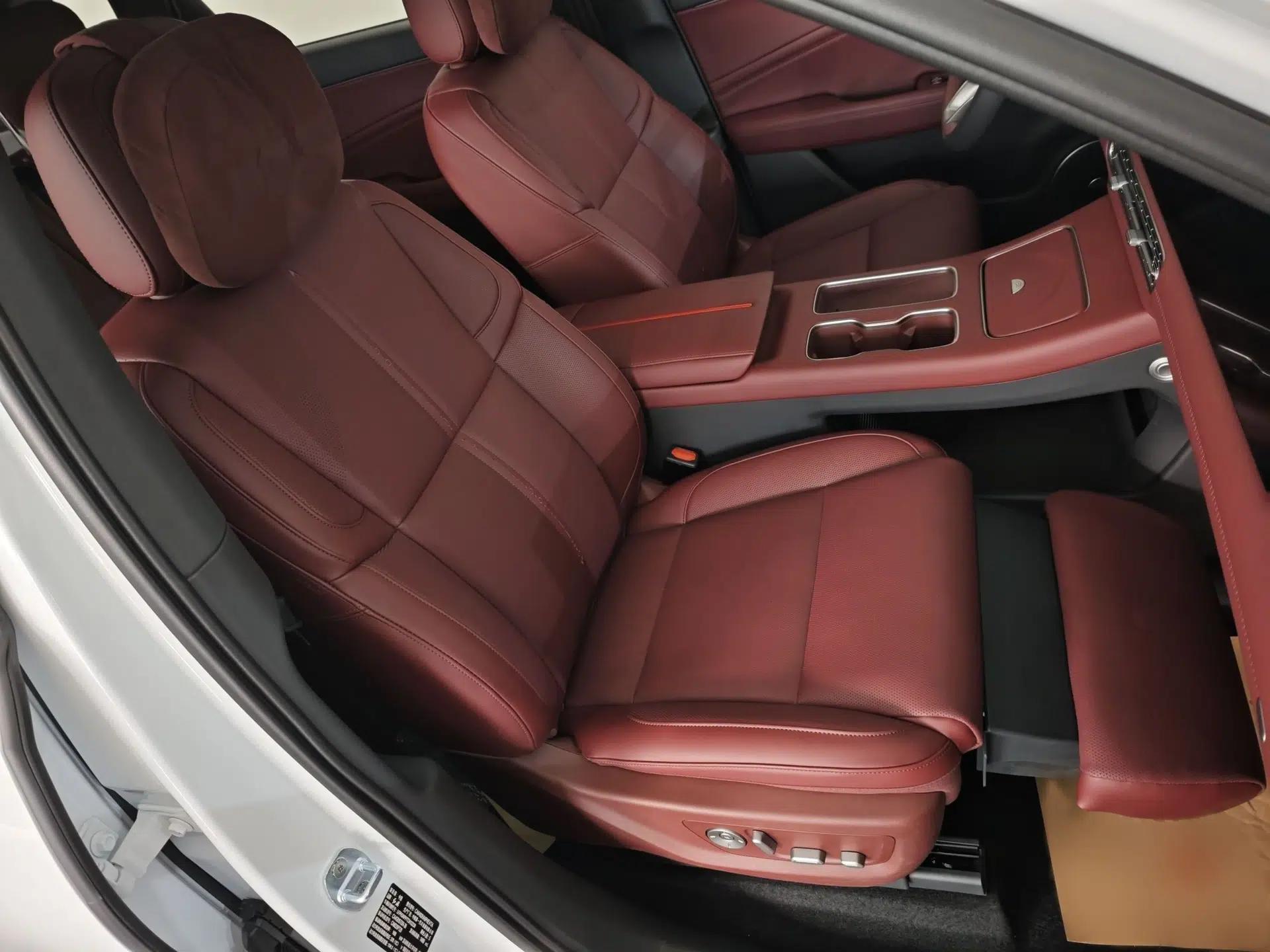 Hongqi HS6 PHEV 2026 240 Smart Hybrid Version — миниатюра 28