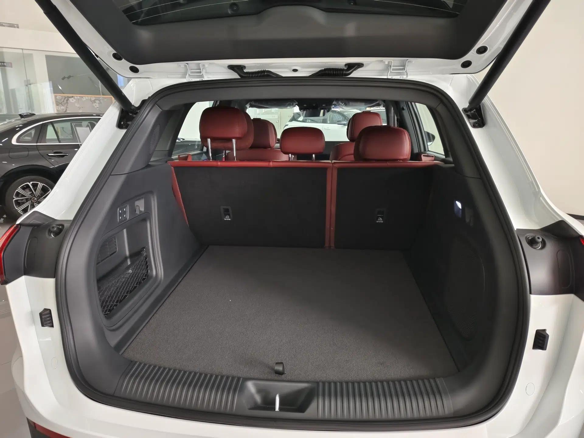 Hongqi HS6 PHEV 2026 240 Smart Hybrid Version — миниатюра 9