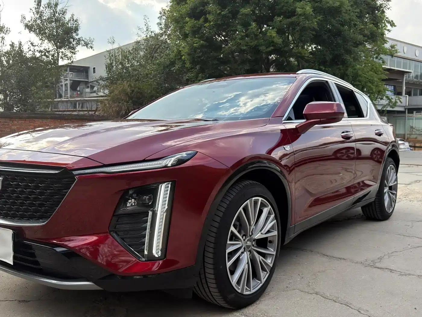 2023 Cadillac GT4 25T Luxury — миниатюра 1