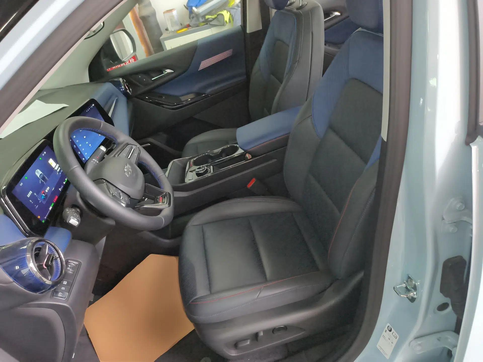 Chevrolet Equinox Plus 2024 102km RS Ultimate Edition — миниатюра 18