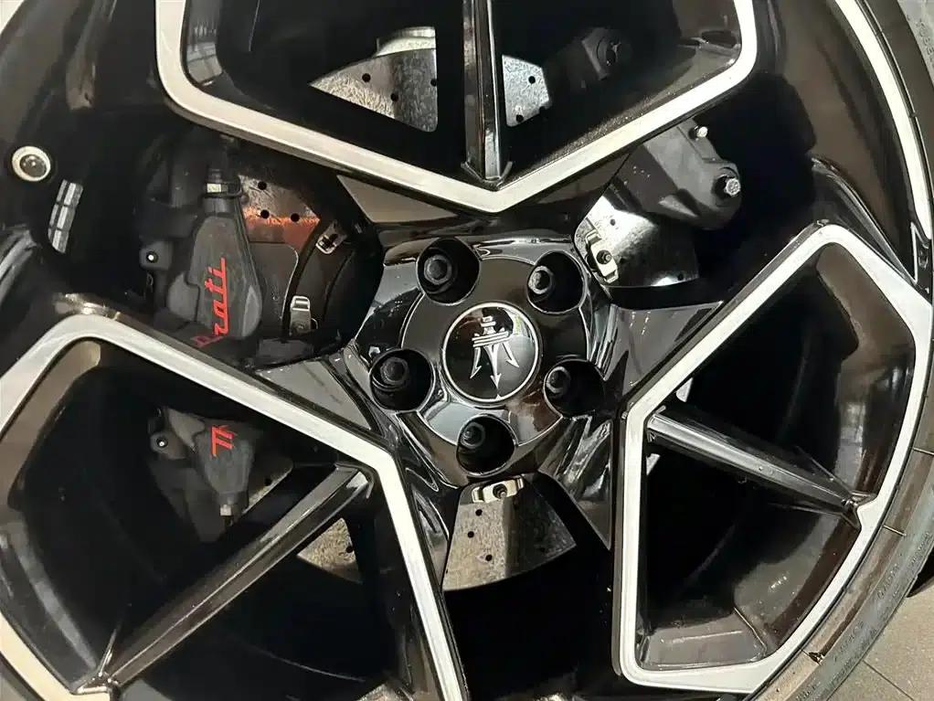 Maserati MC20 2020 3.0T Standard Edition — миниатюра 9