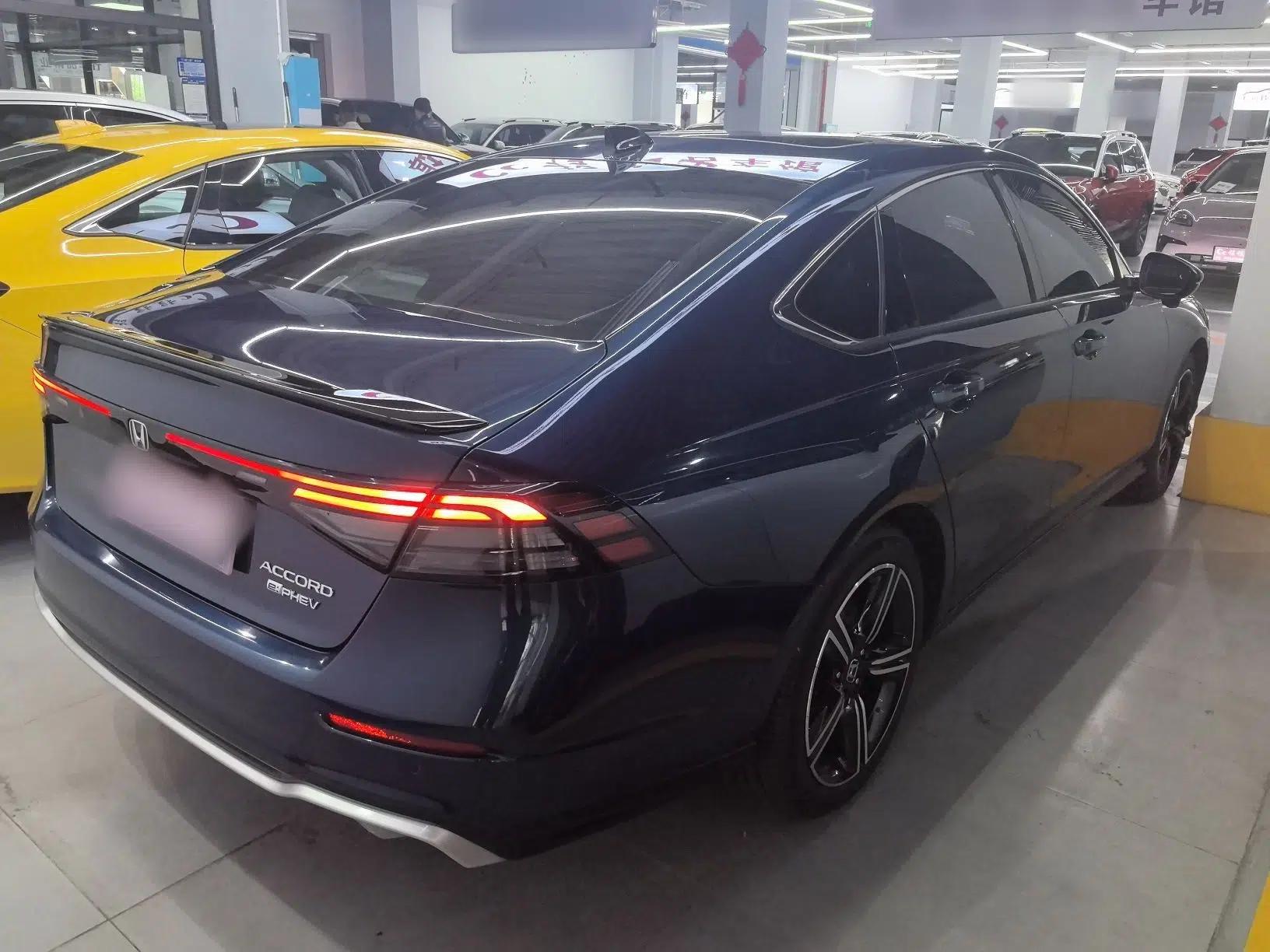Honda Accord New Energy 2023 2.0L ePHEV Flagship Edition — миниатюра 6