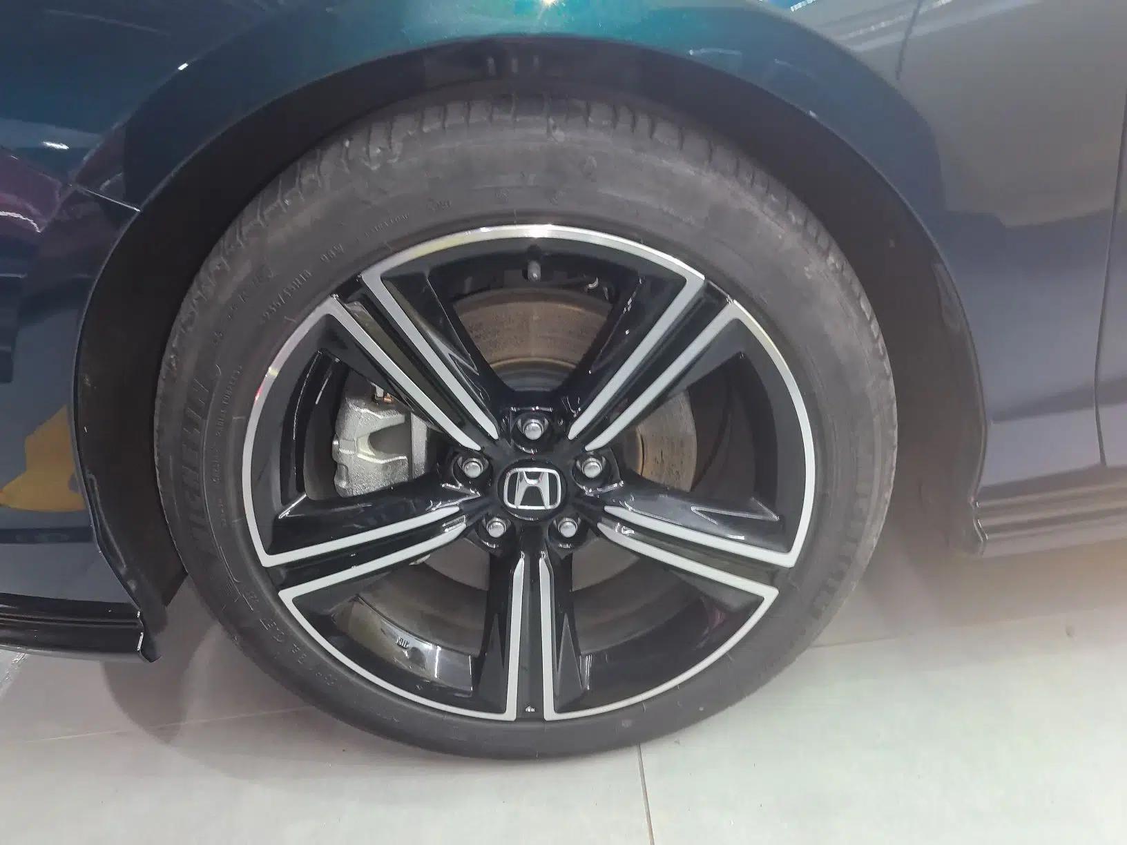 Honda Accord New Energy 2023 2.0L ePHEV Flagship Edition — миниатюра 8