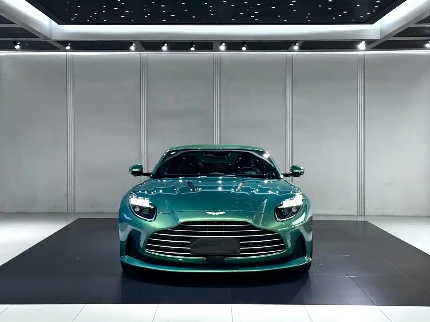 Aston Martin DB12 2023 4.0T V8 Coupe — миниатюра 1