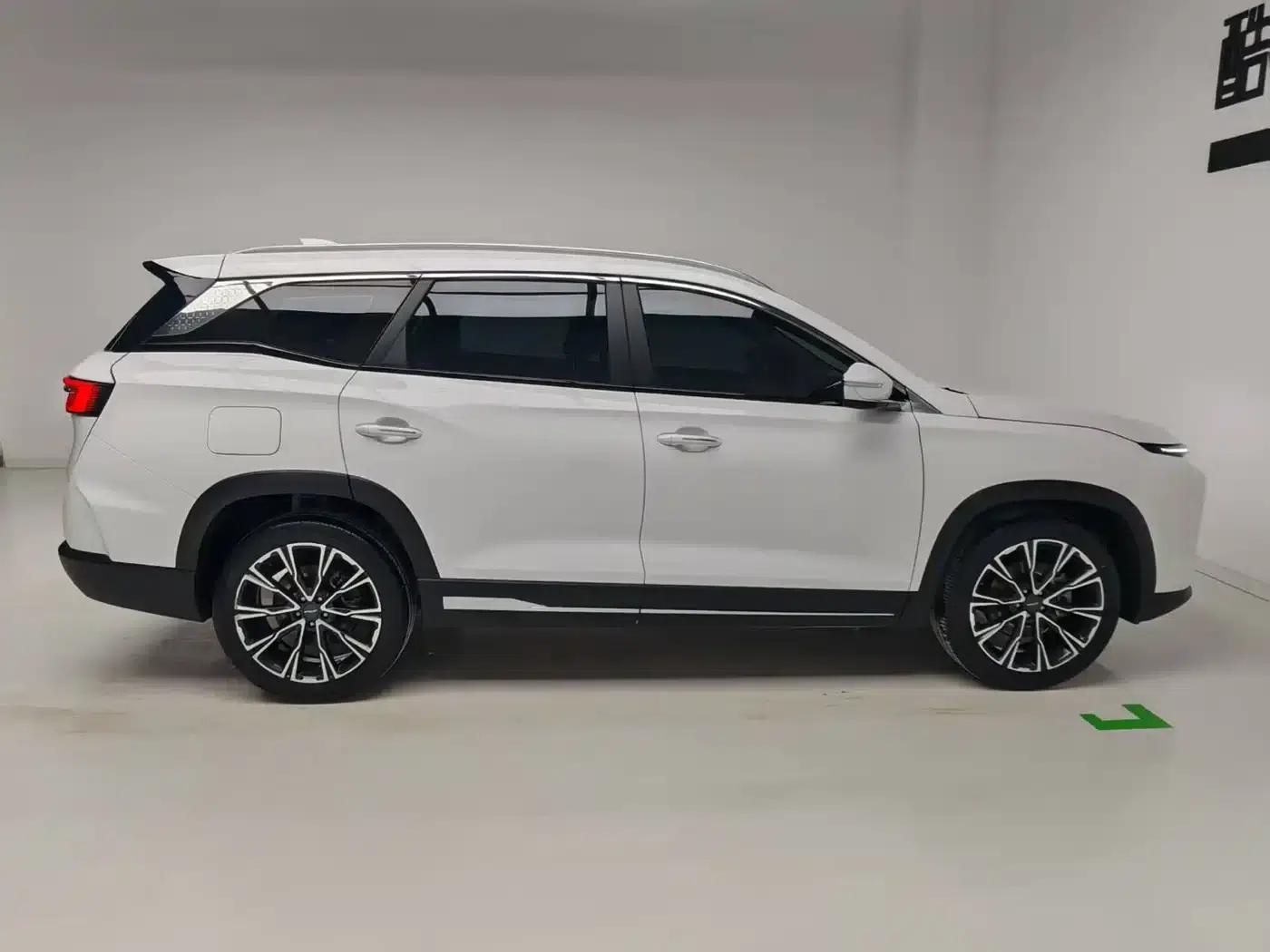 Jetour X90 PRO 2024 2.0T DCT Premium Edition 5-seater — миниатюра 9