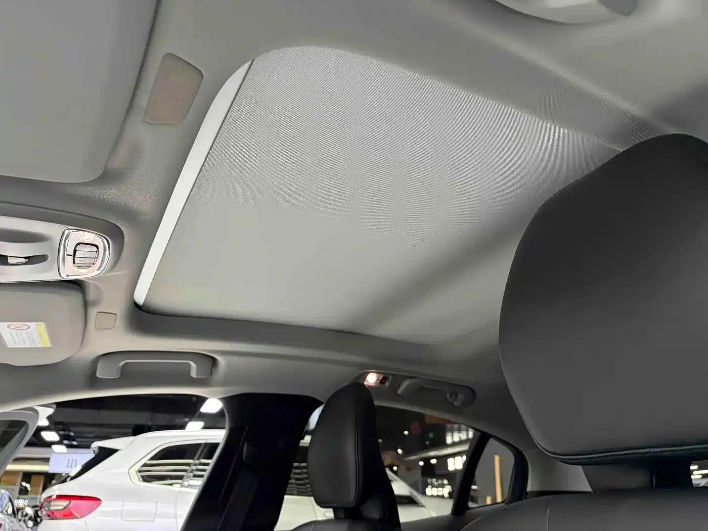 2021 Volvo S60 Plug-in Hybrid T8 E-Drive Hybrid AWD Inscription Luxury Edition — миниатюра 11