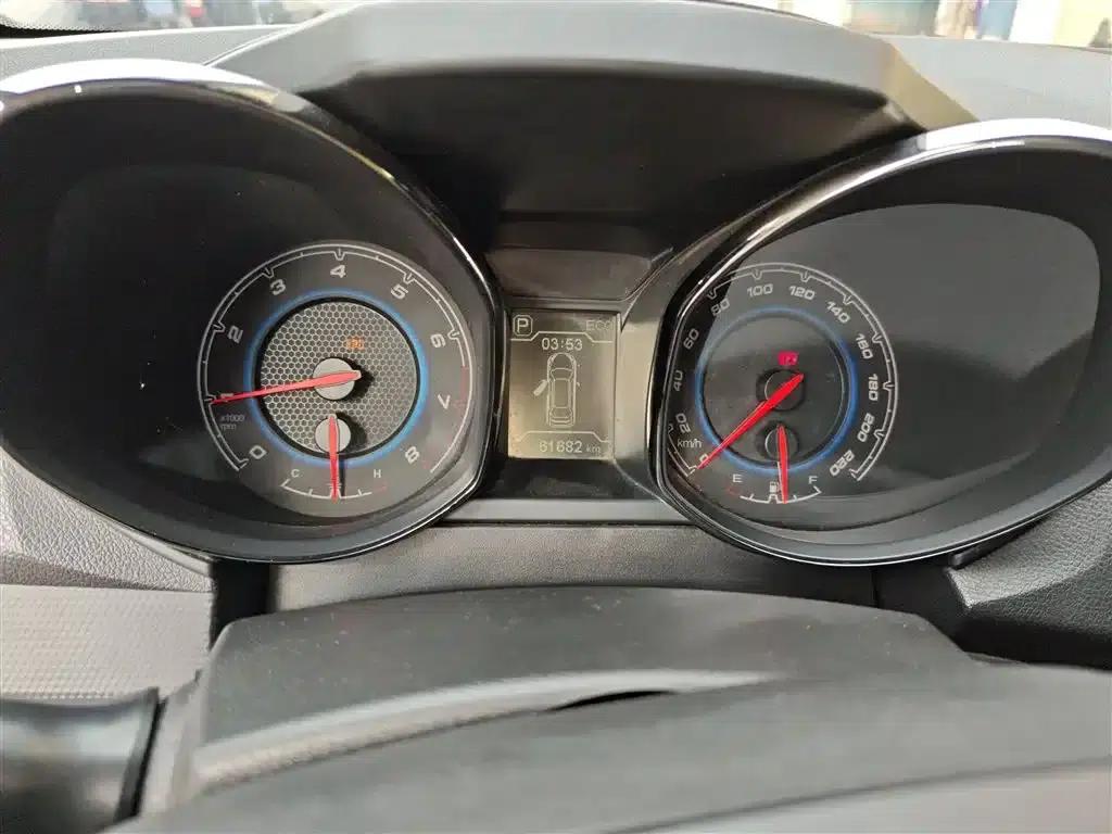 Kaiyi X5 2017 2.0L CVT Luxury Edition — миниатюра 12