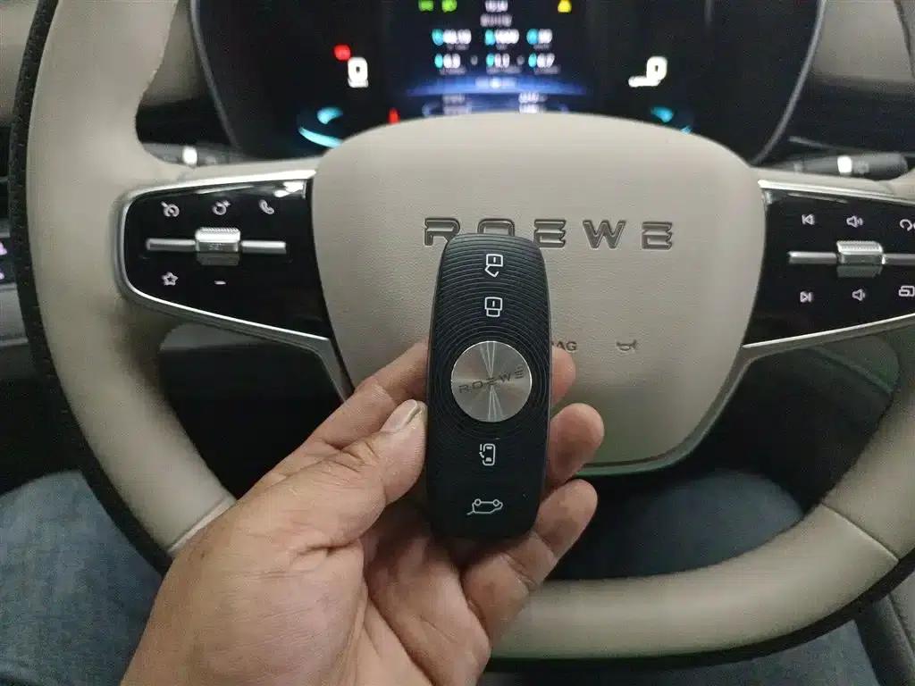 Roewe iMAX8 New Energy 2025 1.5T DMH Luxury Edition — миниатюра 9