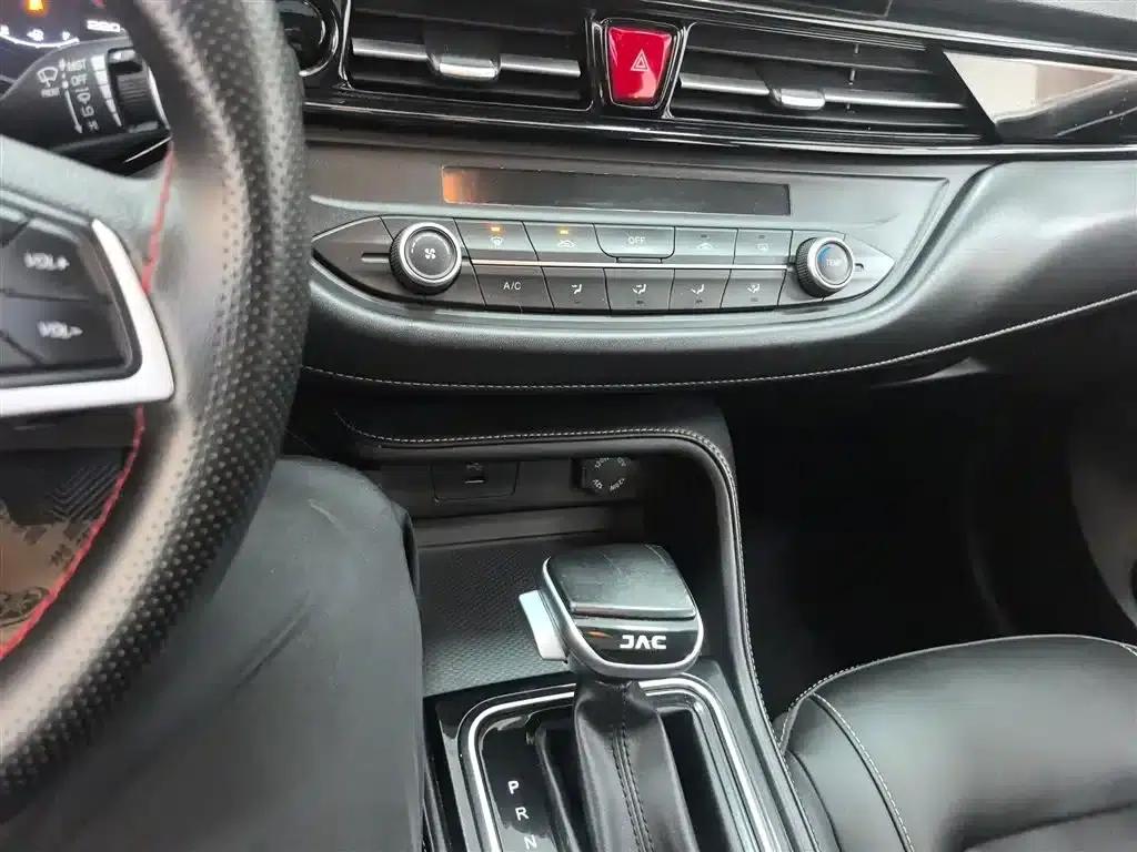 Jiayue X4 2020 1.5T CVT Elite — миниатюра 13