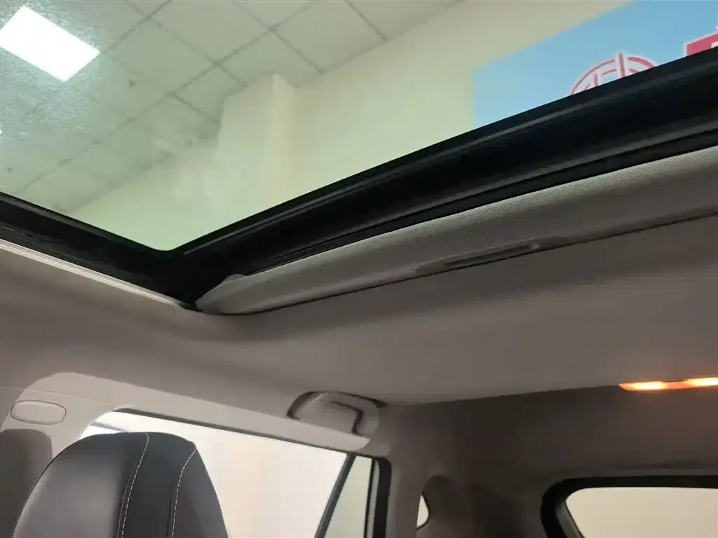 Jiayue X4 2020 1.5T CVT Elite — миниатюра 18