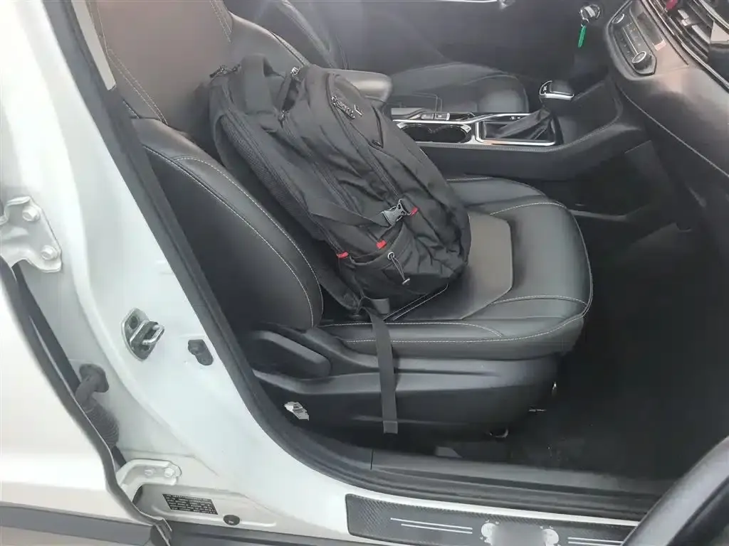 Jiayue X4 2020 1.5T CVT Elite — миниатюра 25