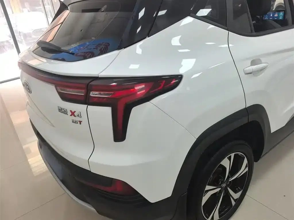 Jiayue X4 2020 1.5T CVT Elite — миниатюра 7