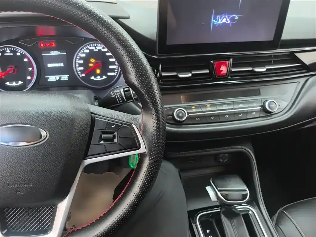 Jiayue X4 2020 1.5T CVT Elite — миниатюра 10