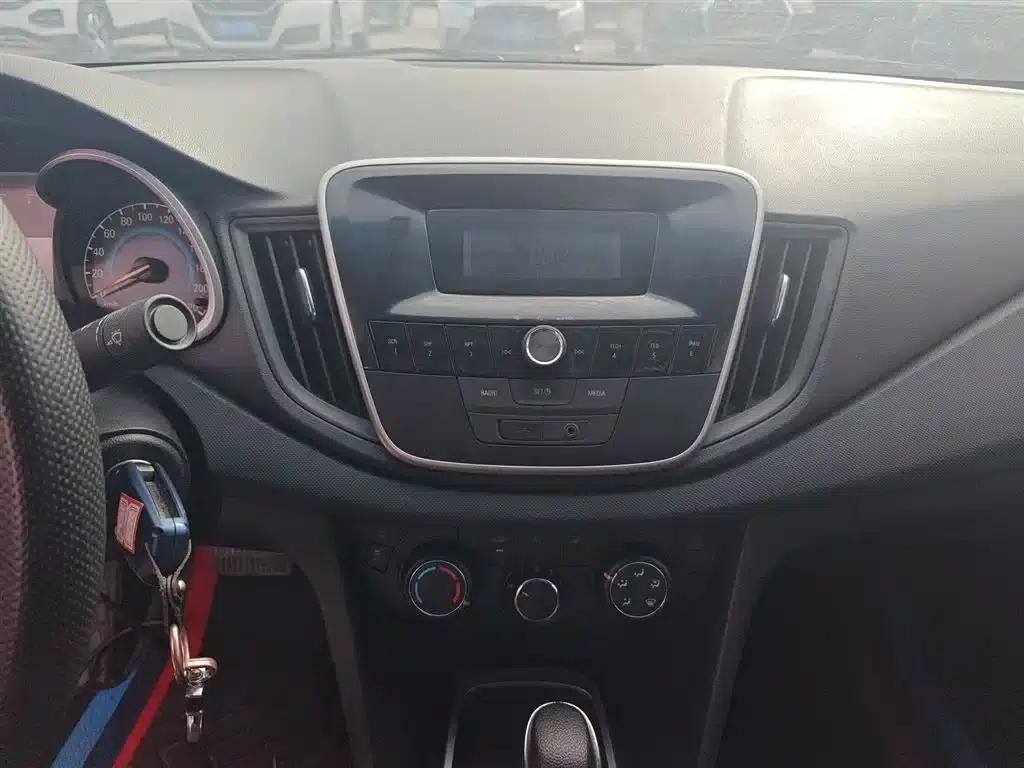 Chevrolet Cruze 2019 320 Automatic Sunroof Edition — миниатюра 12
