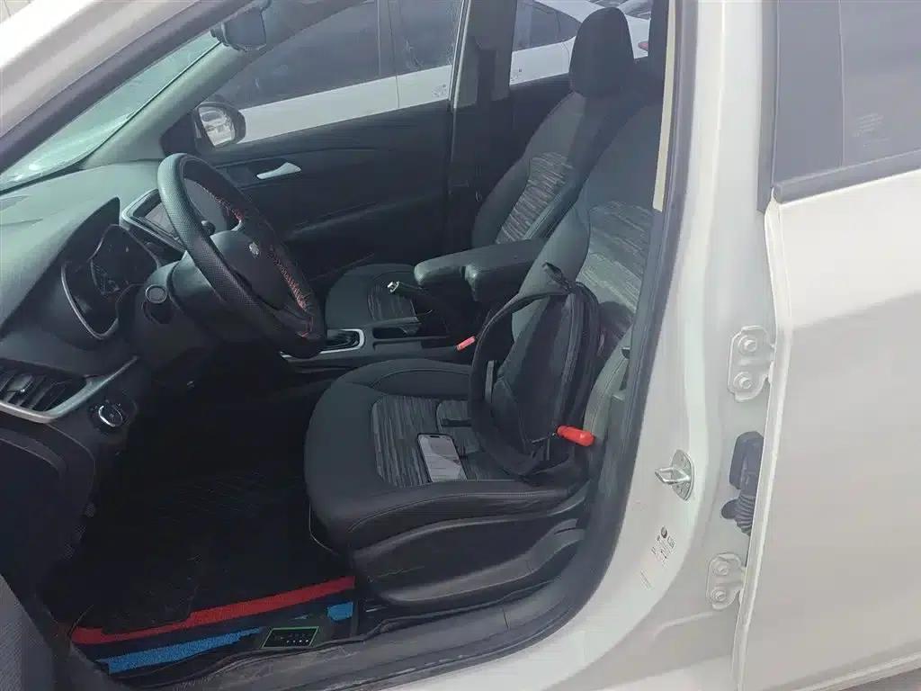 Chevrolet Cruze 2019 320 Automatic Sunroof Edition — миниатюра 14