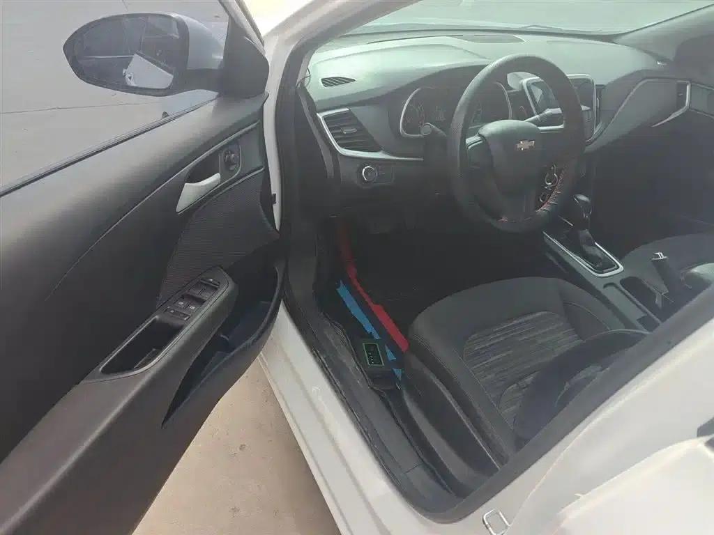 Chevrolet Cruze 2019 320 Automatic Sunroof Edition — миниатюра 15