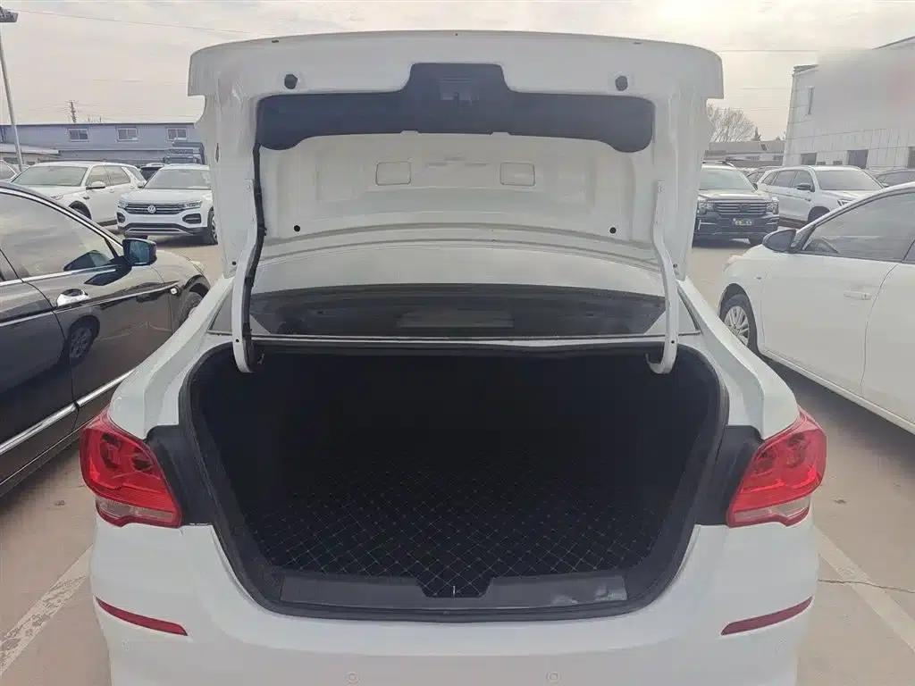 Chevrolet Cruze 2019 320 Automatic Sunroof Edition — миниатюра 18