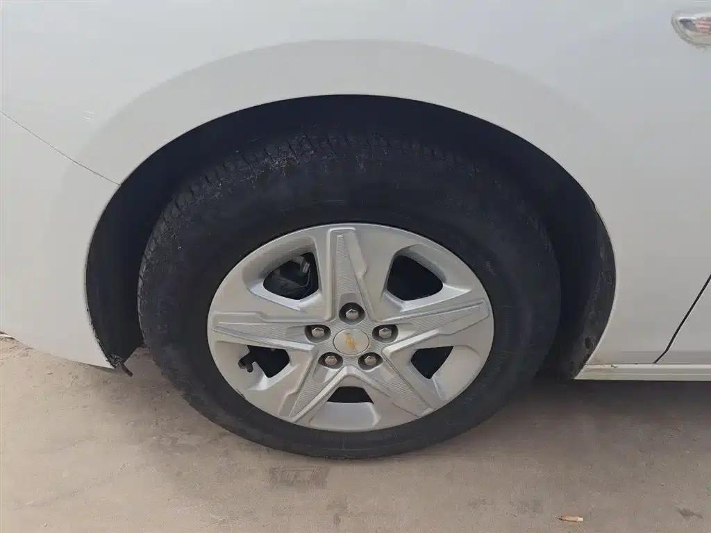 Chevrolet Cruze 2019 320 Automatic Sunroof Edition — миниатюра 22