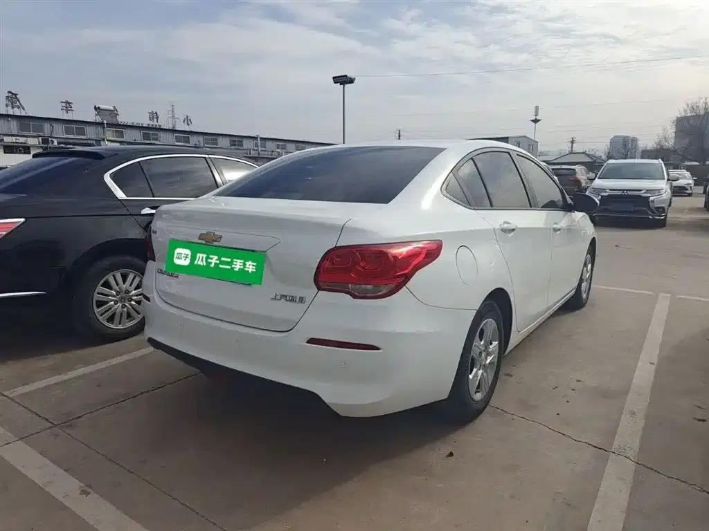 Chevrolet Cruze 2019 320 Automatic Sunroof Edition — миниатюра 6