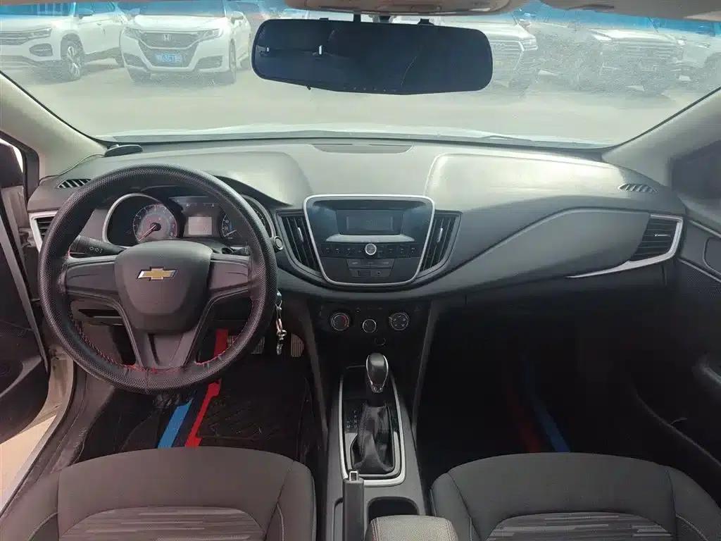 Chevrolet Cruze 2019 320 Automatic Sunroof Edition — миниатюра 9