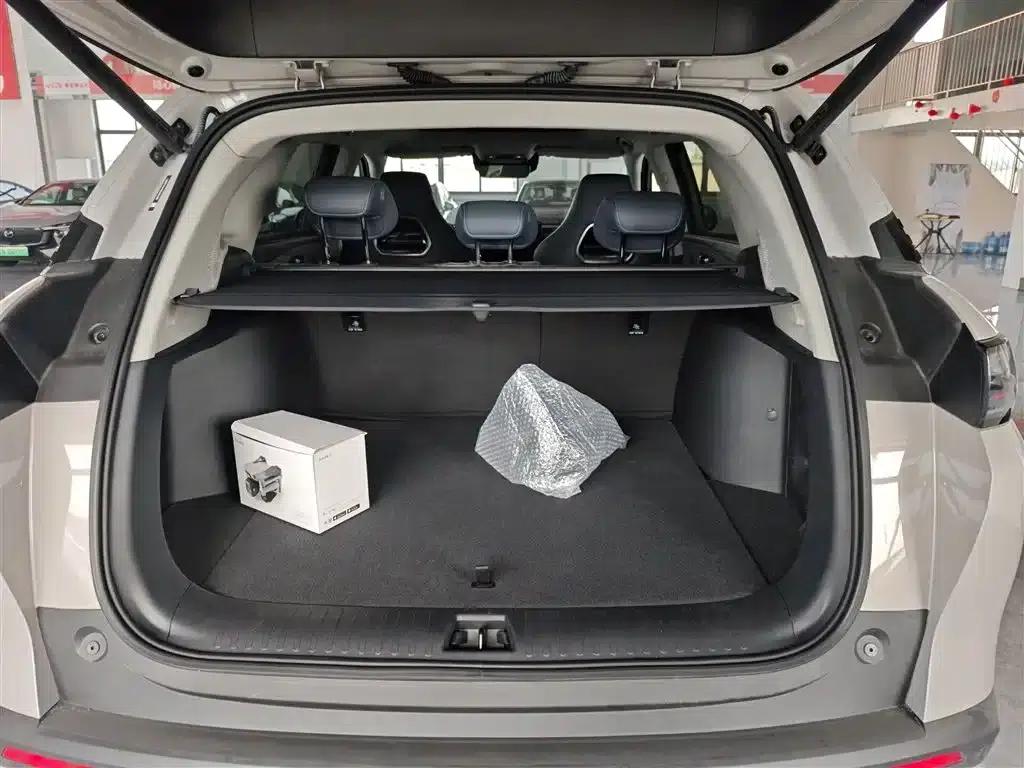 Hiace 07 DM-i 2025 Model 150 Navigator+ Edition — миниатюра 19