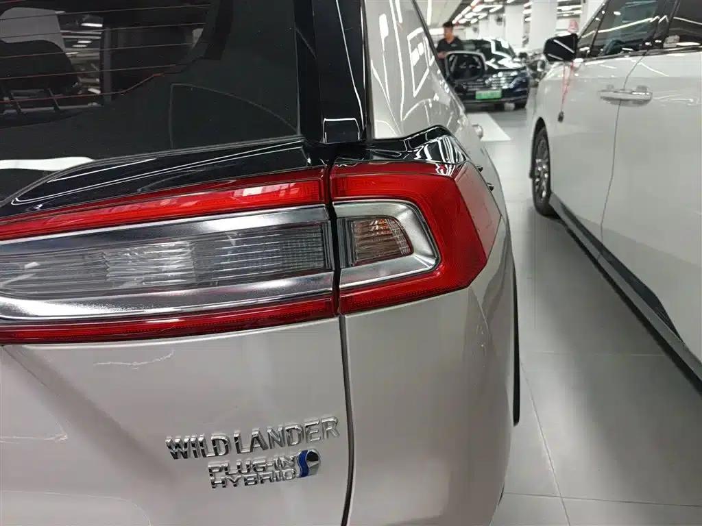 Highlander New Energy 2021 High-Performance Edition 2.5L Two-Wheel Drive Sport Edition — миниатюра 8