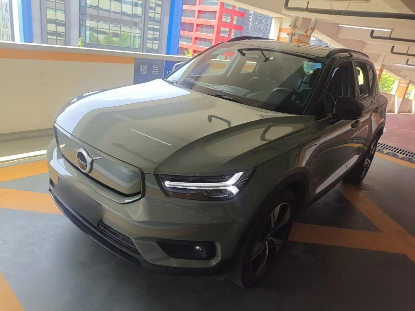 Volvo XC40 New Energy 2022 Long-Range Version — миниатюра 1