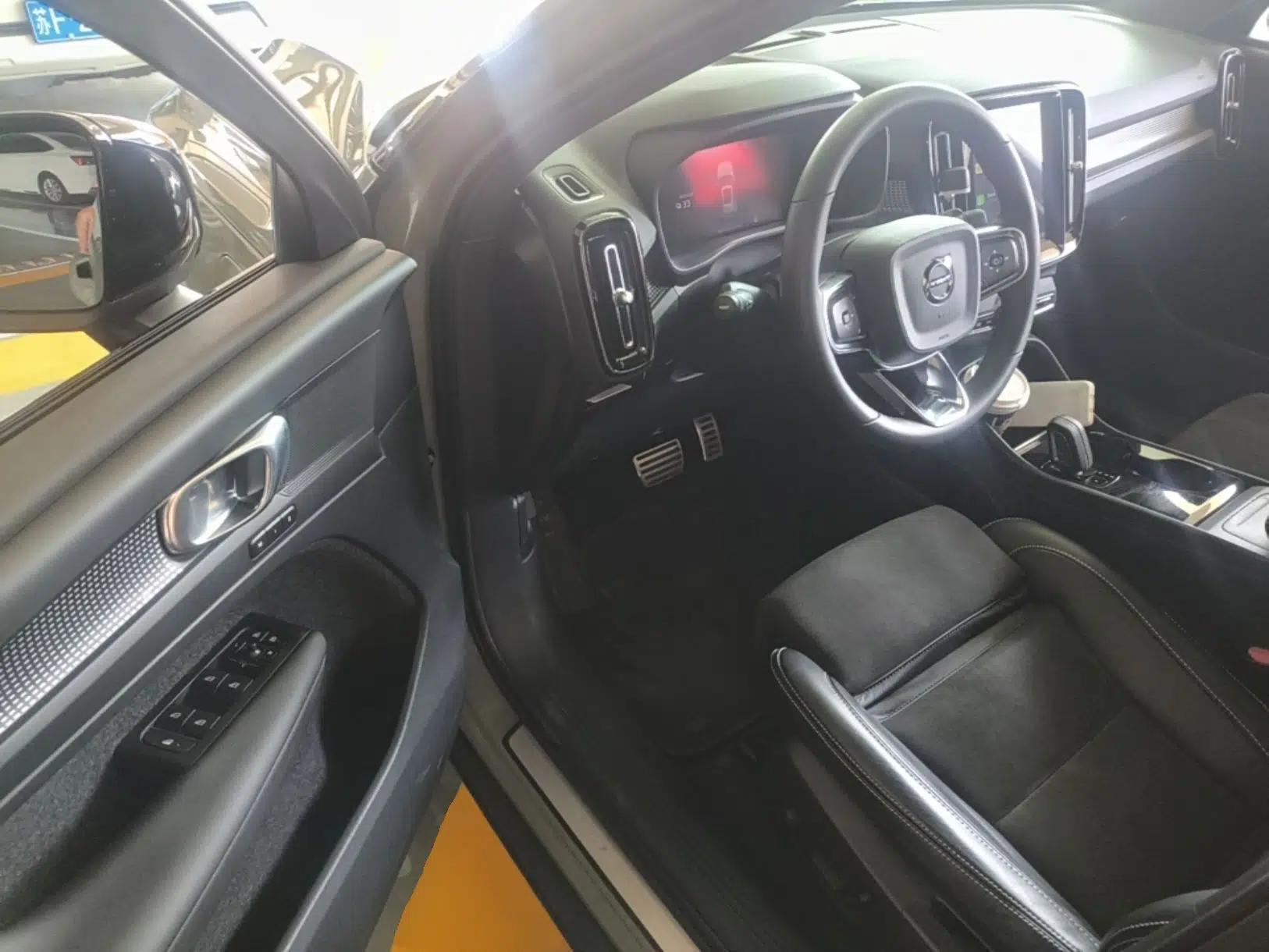 Volvo XC40 New Energy 2022 Long-Range Version — миниатюра 19