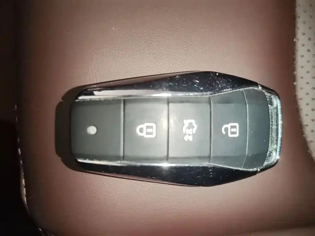 Sihao X8 PLUS 2023 1.5TGDI DCT Smart Edition 7-seater — миниатюра 9