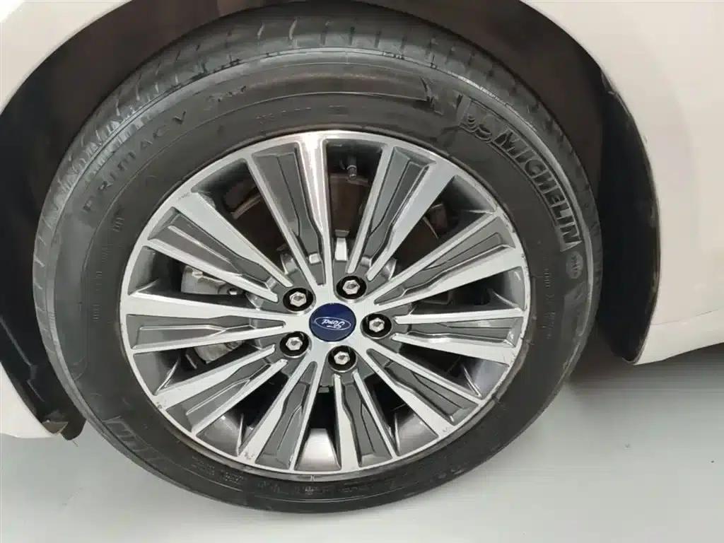 Mondeo PHEV 2018 2.0 PHEV Intelligent Control Fashion Model (National VI Emission Standard) — миниатюра 23